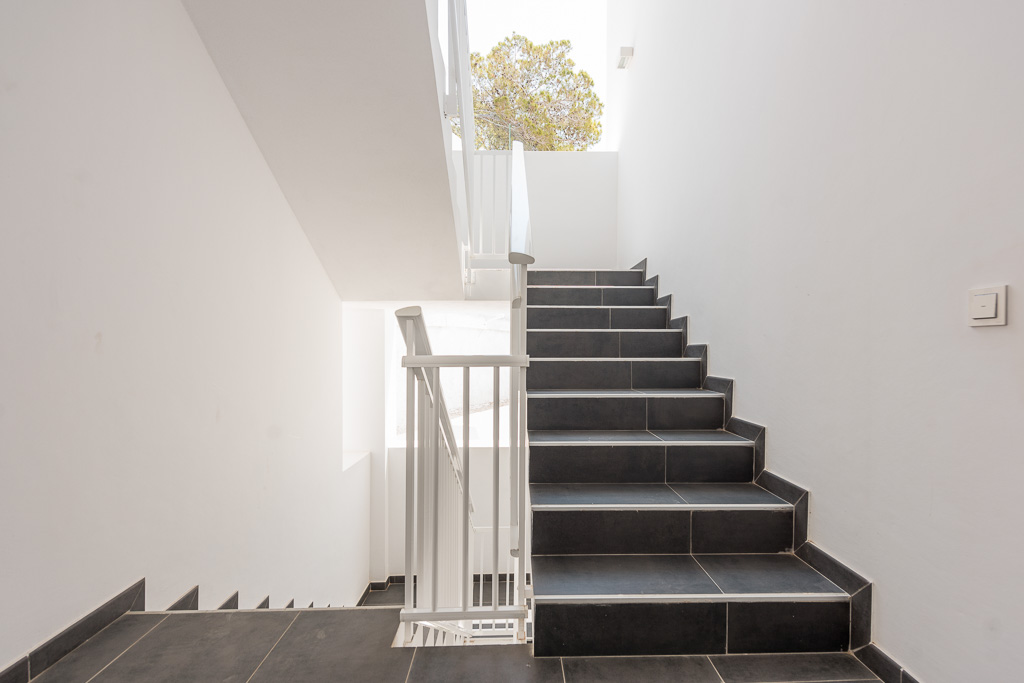 Resa Estates Ibiza te koop appartement Vadella Mar zee zicht stairs.jpg